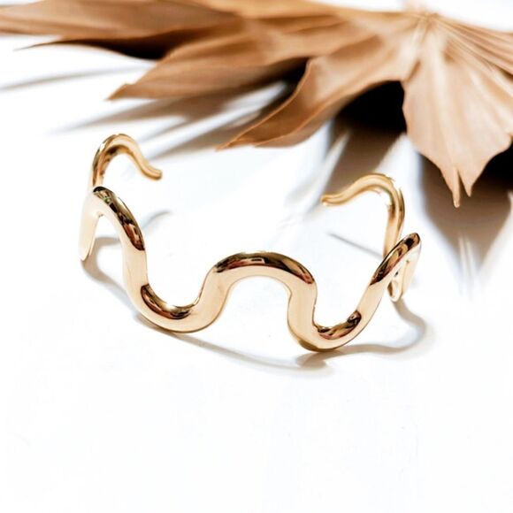 Gold geo bracelet #1121 - Picture 2 of 4